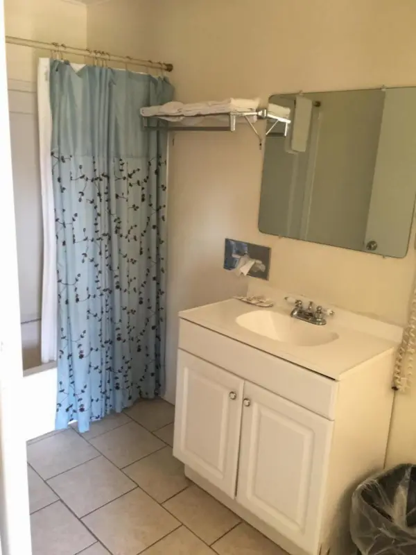 Travelers Inn Olney 4